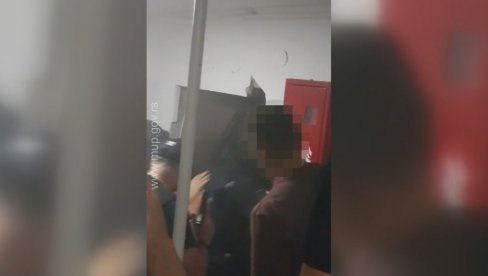 SNIMAK PRETRESA STANA OSUMNJIČENOG ZA UBISTVO STRAHINJE STOJANOVIĆA: Policija razbija zid i upada u stan (VIDEO)