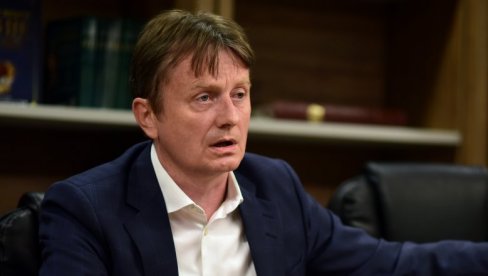 PROBUDIO SE DARKO GLIŠIĆ: Ministar u svesnom stanju