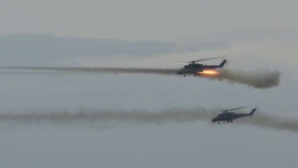 ТАЛИБАНИ НА 130 КИЛОМЕТАРА ОД КАБУЛА: Влада тражи борбене хеликоптере од Русије, исламисти контролишу 65 одсто земље
