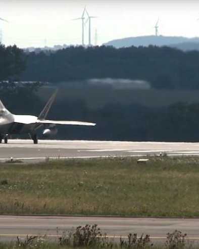 ТРАМП ПОДИЖЕ УЛОГ НА БЛИСКОМ ИСТОКУ: Америчка војска почела да премешта још шест стелт ловаца