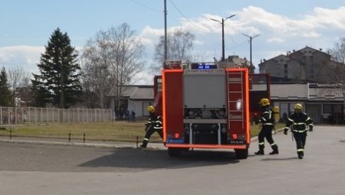 TRAGEDIJA KOD KRUŠEVCA: Žena stradala u požaru, vatrogasci još na terenu