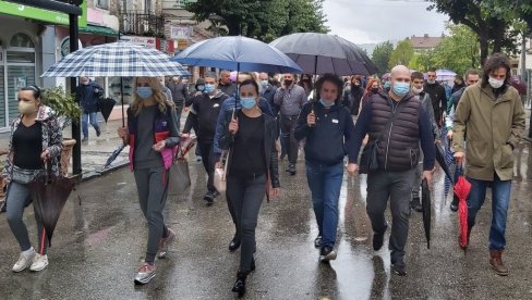 KONOBARI STRAHUJU OD OTKAZA: Na nove restriktivne mere NKT nikšićki ugostitelji odgovorili protestom