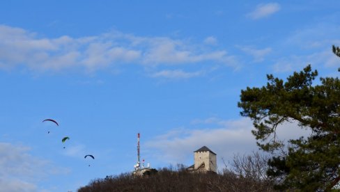 A NEKAD JE BILO I MINUS 15: Vršac jutros najtopliji grad u Srbiji, još jedan prolećni dan, a deci nedostaje sneg