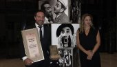 ГЛУМАЦ МИЈИНОГ КОВА: Гордану Кичићу уручена награда у Горњем Милановцу
