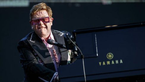 PREKINUO OPROŠTAJNU TURNEJU: Elton DŽon ima koronu, otkazao dva koncerta u SAD PREKINUO OPROŠTAJNU TURNEJU: Elton DŽon ima koronu, otkazao dva koncerta u SAD
