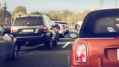 MLADI I BOGATI NAJČEŠĆE DIVLJAJU PO PUTEVIMA: Pešić - Hrabri su samo dok voze, a tokom suđenja manji od makovog zrna