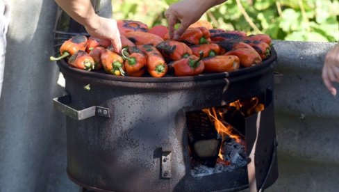 АЈВАР УВЕК ИСПЛАТИВ: Приводи се крају сезона припремања зимнице у Српској