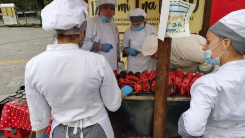 ĐAČKI AJVAR NAJBOLJI: Budući kuvari pobednici u Zrenjaninu