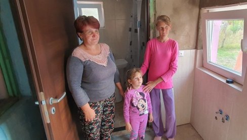 VIKTORIJA DOBILA KUPATILO: Zahvaljujući humanosti Subotičana porodici Godar se ostvario san VIKTORIJA DOBILA KUPATILO: Zahvaljujući humanosti Subotičana porodici Godar se ostvario san