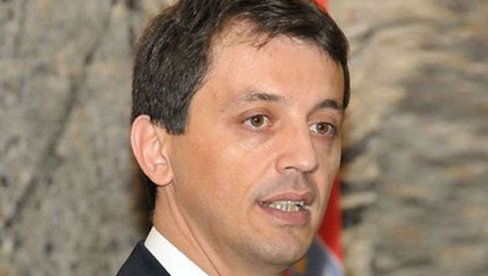 УХАПШЕН БИВШИ МИНИСТАР ОДБРАНЕ ЦРНЕ ГОРЕ: Лисице на руке стављене Предрагу Бошковићу