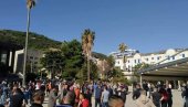 PROTEST UGOSTITELJA U BUDVI: Ako NKT ne promeni odluku, samo ćemo otvoriti lokale PROTEST UGOSTITELJA U BUDVI: Ako NKT ne promeni odluku, samo ćemo otvoriti lokale
