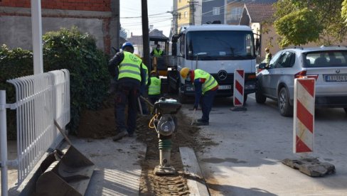 RADOVI U PUNOM ZAMAHU: Leskovac prvi na jugoistoku zemlje dobija mrežu optičkih kablova