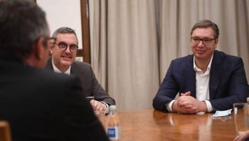 VUČIĆ SE SASTAO SA JOAKIMOM FAJFEROM: Predsednik Srbije razgovarao sa poslanikom Bundestaga o privlačenju novih investicija (FOTO)