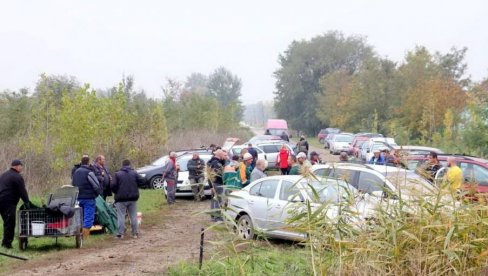 „КУПАЧИ КЕДЕРА ПОБЕДНИЦИ СА 4,7 КГ ШТУКЕ: Одржан Меморијални турнир Мишо и Пућо