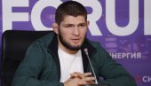 ZVEZDA RUSIJE IZBAČENA IZ AVIONA U AMERICI: Digli se i američki muslimani zbog onog što je doživeo Habib Nurmagomedov (VIDEO)