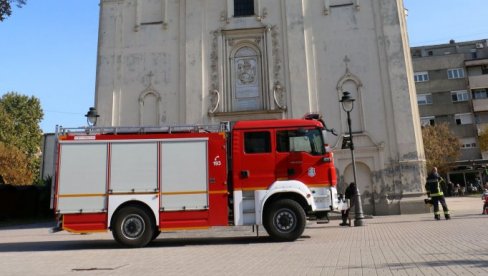 ПОЖАР У ЦРКВИ НА СВЕТУ ПЕТКУ: Букнула ватра у смедеревској светињи (ФОТО)