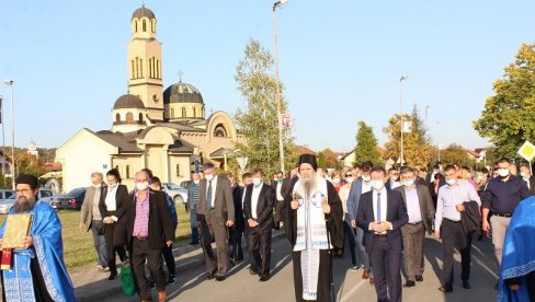 NAJVAŽNIJI LJUBAV I RAZUMEVANJE: Vladika Fotije na proslavi krsne slave opštine Ugljevik (FOTO)