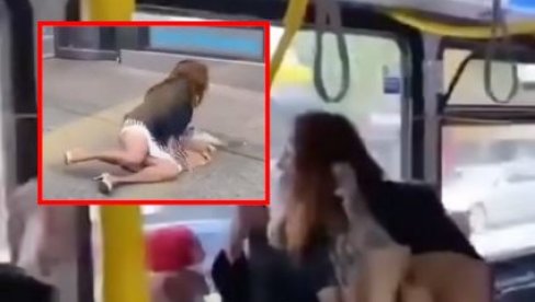 BRUTALNA TUČA U AUTOBUSU ZBOG MASKE: Pljunula muškarca nakon svađe, putnici je izbacili naglavačke iz vozila (VIDEO)