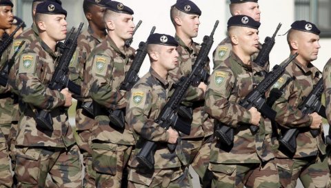 ГЛАВНИ РУСКИ ОБАВЕШТАЈАЦ: Француска шаље 2.000 војника у Украјину!