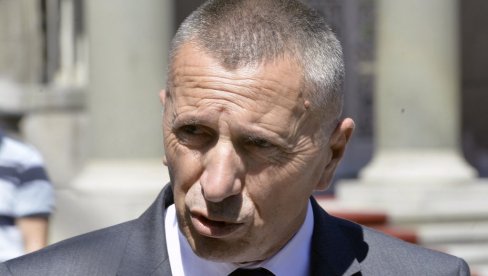 PARLAMENT PRVI PUT BEZ ALBANACA: Na ponovljenim izborima u Velikom Trnovcu, kod Bujanovca, predstavnici manjine nisu dobili dovoljno glasova PARLAMENT PRVI PUT BEZ ALBANACA: Na ponovljenim izborima u Velikom Trnovcu, kod Bujanovca, predstavnici manjine nisu dobili dovoljno glasova