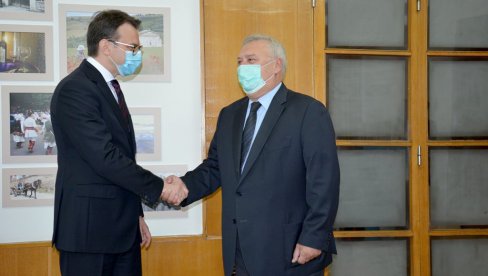 PRIŠTINA POTKOPAVA TEMELJE DIJALOGA: Petar Petković sa ambasadorom Grčke u Srbiji