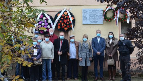 DEMANTI NA TEKST DAN UBISTVA ŽARKA ZRENJANINA: U vršačkom selu Pavliš položeni venci na kuću u kojoj je narodni heroj stradao