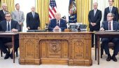 БАЈДЕН НЕ ЦЕПА ТРАМПОВ ПАПИР: И нова власт у САД уважиће вашингтонски документ