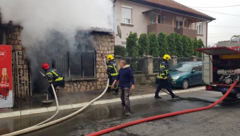 ПОЖАР У НОВОМ ПАЗАРУ: Изгорео угоститељски објекат, три екипе ватрогасаца сузбијале ватрену стихију