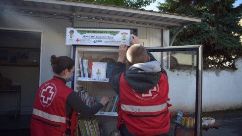 AKCIJA U CRVENOM KRSTU Sređuje se mobilna biblioteka u Somboru