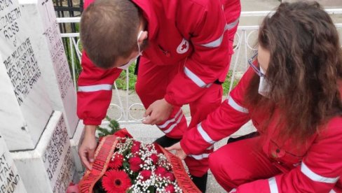 SEĆANJE NA HUMANISTE: Na Varoškom groblju u Kragujevcu odata počast stradalima u Prvom svetskom ratu