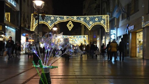 NOVOGODIŠNJI UKRASI SAMO U „KRUGU DVOJKE“: Praznična rasveta ove godine samo u centralnim gradskim ulicama i parkovima