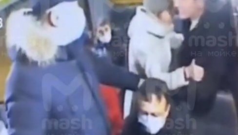 UBIJEN JER JE TRAŽIO DA STAVE MASKU: Krvavi obračun u prevozu zbog epidemioloških mera (UZNEMIRUJUĆI VIDEO)