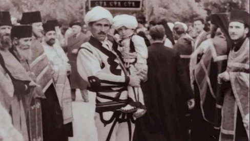 FOTOGRAFIJA IZ MLADOSTI KAO DOKAZ: Duboka i neraskidiva veza patrijarha Irineja sa Kosmetom (FOTO) FOTOGRAFIJA IZ MLADOSTI KAO DOKAZ: Duboka i neraskidiva veza patrijarha Irineja sa Kosmetom (FOTO)