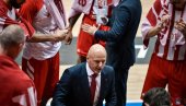 ЦРВЕНО-БЕЛИ ДЕО БЕОГРАДА НА НОГАМА! Саша Обрадовић дебитује на клупи Црвене звезде ЦРВЕНО-БЕЛИ ДЕО БЕОГРАДА НА НОГАМА! Саша Обрадовић дебитује на клупи Црвене звезде