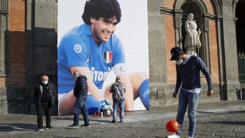 SKANDAL U ARGENTINI: Uništen mural posvećen Dijegu Armandu Maradoni (FOTO)