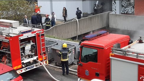 POŽAR U BEOGRADU: Gori magacin kineske radnje u Južnom bulevaru (FOTO/VIDEO)