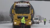 SNEG NAPRAVIO HAOS NA PUTEVIMA U HRVATSKOJ: Snažno nevreme dolazi i u Srbiju (FOTO)