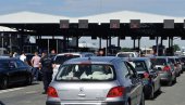 OBEĆALI UKIDANJE, A OPET SE PLAĆA: Zeleni karton i dalje obavezan za Srbe koji idu kolima na more ovim putem