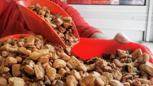 CENA ČVARAKA OSTAVLJA GRAĐANE U ŠOKU: Evo koliko koštaju i u čemu je razlika CENA ČVARAKA OSTAVLJA GRAĐANE U ŠOKU: Evo koliko koštaju i u čemu je razlika