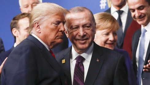 ЕРДОГАН РАЗГОВАРАО СА ТРАМПОМ: Ево шта је први човек Турске рекао бвшем америчком председнику поводом покушаја његовог убиства