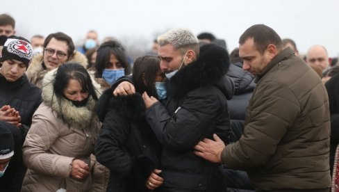 PROBUDIO SE IZ ANESTEZIJE, PA UPAO U KOMU: Darko Lazić o gubitku oca Milana, otkrio da li će tužiti lekare