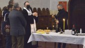 SRBI SLAVE SVETOG NIKOLU: Narod u crkvama, sve je drugačije nego ikada do sada (FOTO)