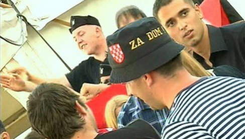 CRNOKOŠULJAŠKI PIR U ZAGREBU Policija ne reaguje: Ori se „Nezavisna država Hrvatska“ ispred Srpskog kulturnog centra