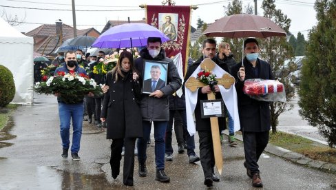 SAHRANJEN MIĆO MIĆIĆ: Telegrame saučešća poslali Vučić, Dodik, Radovan Karadžić (FOTO)