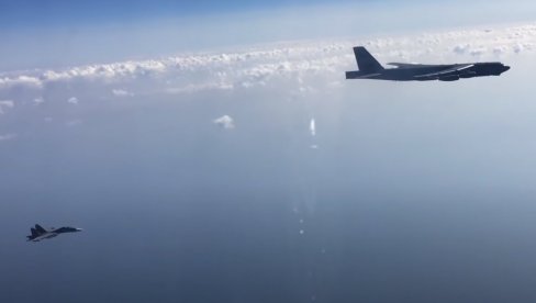 НАПЕТОСТ РАСТЕ У ЛАТИНСКОЈ АМЕРИЦИ: Ф-16 РВ Венецуеле појурили да пресретну америчке бомбардере Б-52 изнад Карипског мора (ВИДЕО) НАПЕТОСТ РАСТЕ У ЛАТИНСКОЈ АМЕРИЦИ: Ф-16 РВ Венецуеле појурили да пресретну америчке бомбардере Б-52 изнад Карипског мора (ВИДЕО)