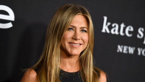 DŽENIFER ANISTON POSTAJE MAJKA U 52. GODINI? Lepe vesti zapalile svetske medije! DŽENIFER ANISTON POSTAJE MAJKA U 52. GODINI? Lepe vesti zapalile svetske medije!