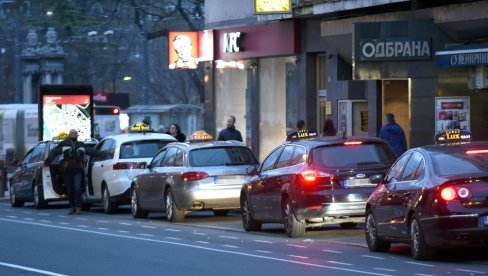 DOK ČEKAJU PARE, OSTANU BEZ KOLA: Taksisti upozoravaju da nije lako kupiti nov automobil uz subvenciju države DOK ČEKAJU PARE, OSTANU BEZ KOLA: Taksisti upozoravaju da nije lako kupiti nov automobil uz subvenciju države