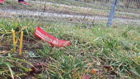 NAJTUŽNIJA SCENA NA MESTU POGIBIJE DEČAKA: Pored slomljenog fara sveće za Andreja, Niš oplakuje žrtve nesreće (FOTO)