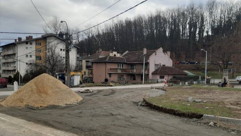 RASTEREĆENJE SAOBRAĆAJA: Gradi se novi kružni tok u Vrnjačkoj Banji