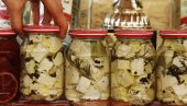 SAČUVAĆE ZIMNICU, NIJEDNA TEGLA SE NEĆE POKVARITI I UBUĐATI: Dodajte samo jedan sastojak iz kuhinje